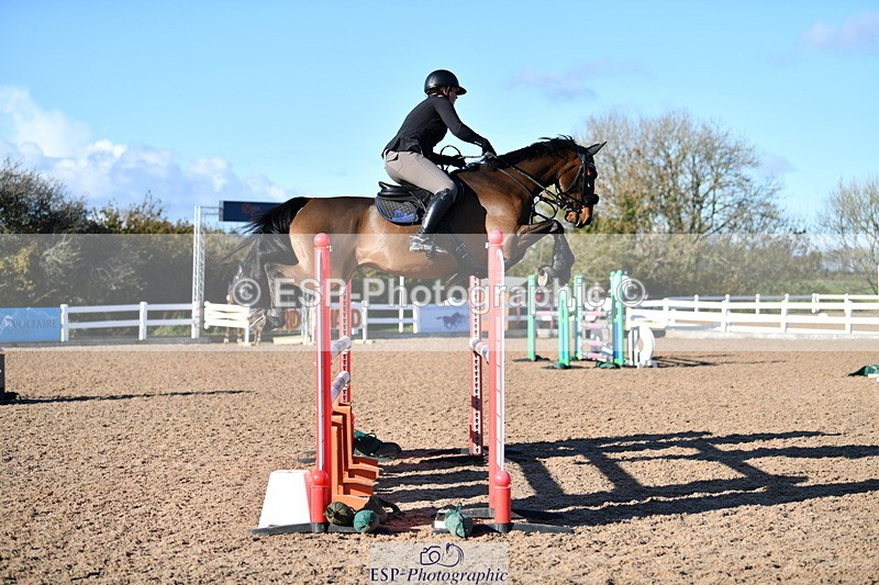 231110A-133858-00632 - Cls 5 Newcomers & 1.10m Open