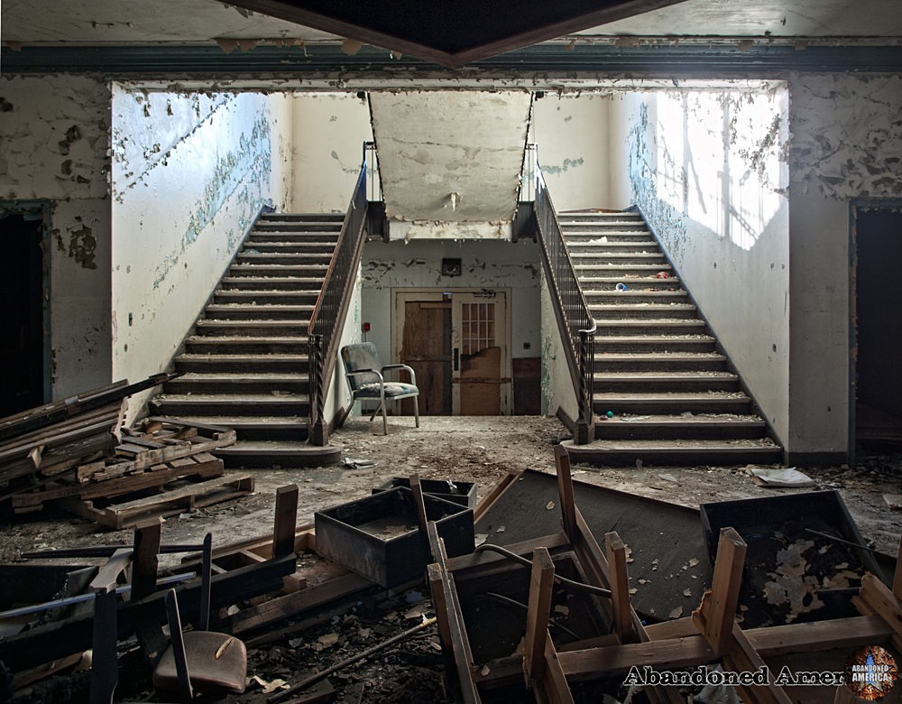 Pilgrim State Hospital (Brentwood, NY) | Administration Stairwell - Pilgrim State Hospital