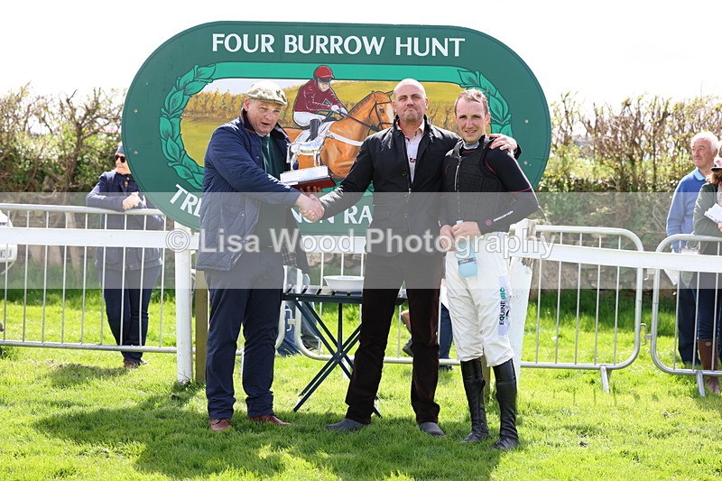 3E7A0576 - Race 1 Hunt Members