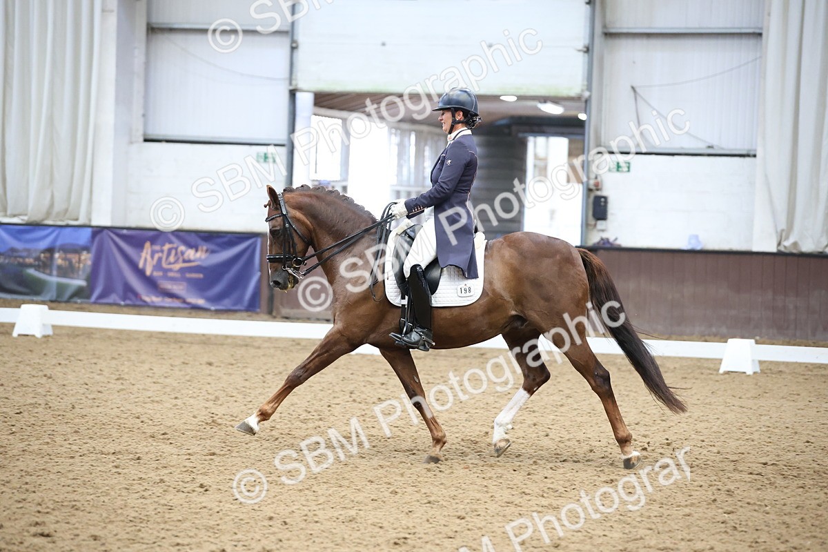 SBM_004839 - Class 9 - FEI Inter 1 Gold - 16.59-17.47