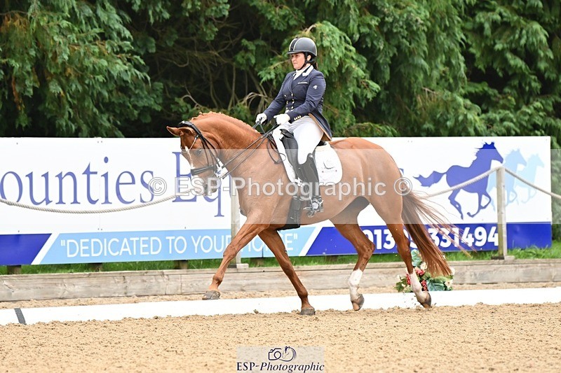 240811-102841-04749 - 156-Stacey.Escrig-Joie.De.Vivre