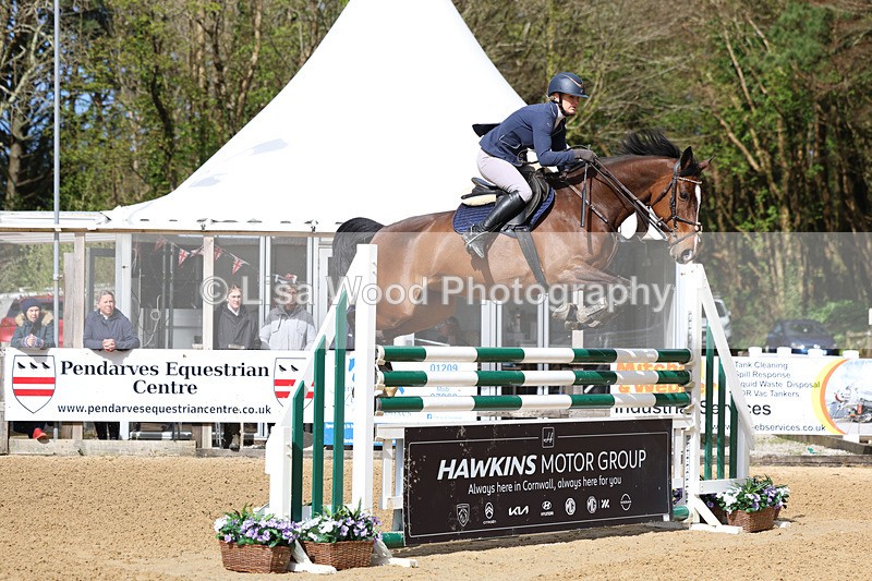 3E7A2390 - Class 9: Senior 1.30m open