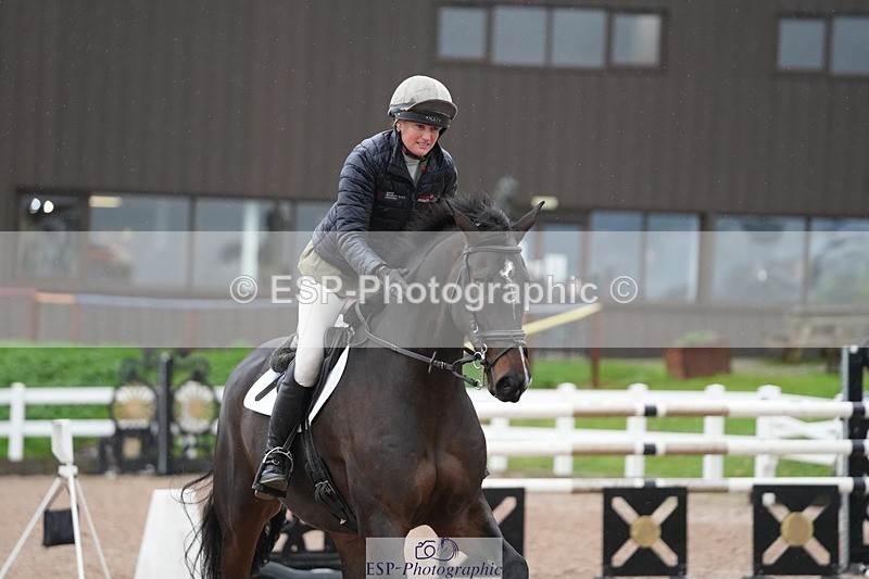 251107-133922-01204 - Cls 6 Foxhunter and 1.20m Open