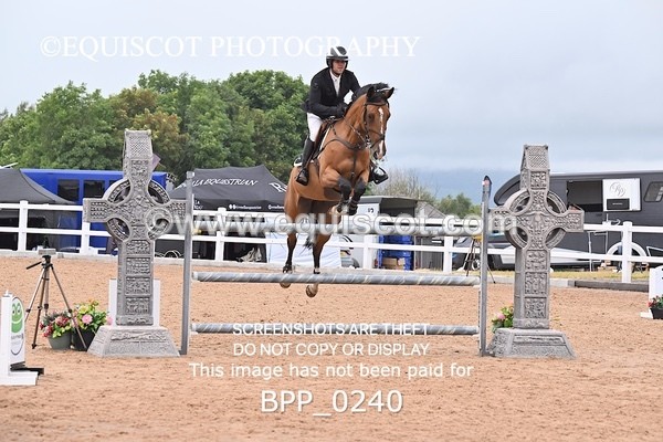 BPP_0240 - CLASS 25 SUN HOYS Redpost Equestrian Senior Foxhunter Second Round