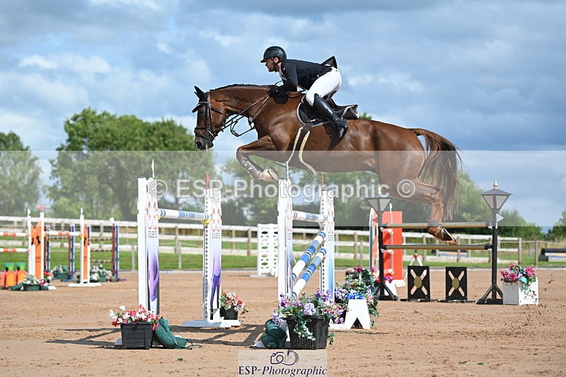 230721A-161200-07666 - Cls 10, 2 Star Big 1.45m Start to break