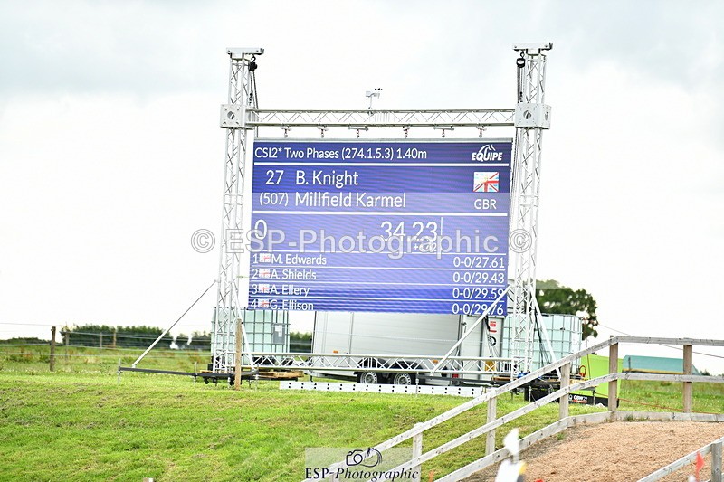 230720A-153703-03960 - Cls 9, 2 Star Big 1.40m Start to break