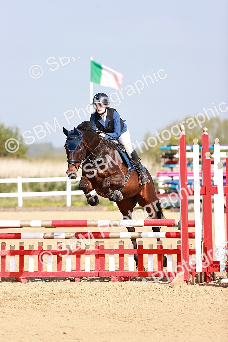  - Class 21 - Senior British Novice - 90cm