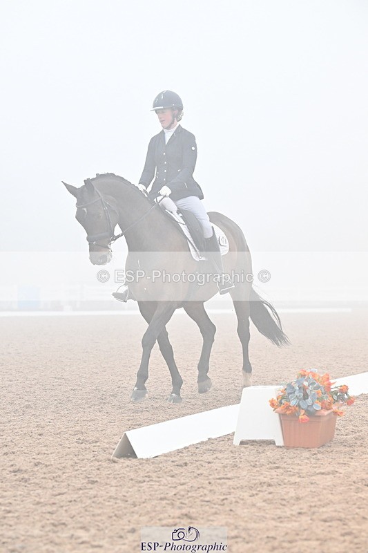 240217A-142739-03433 - 163-Anna.Johannson-Diamond.Bar