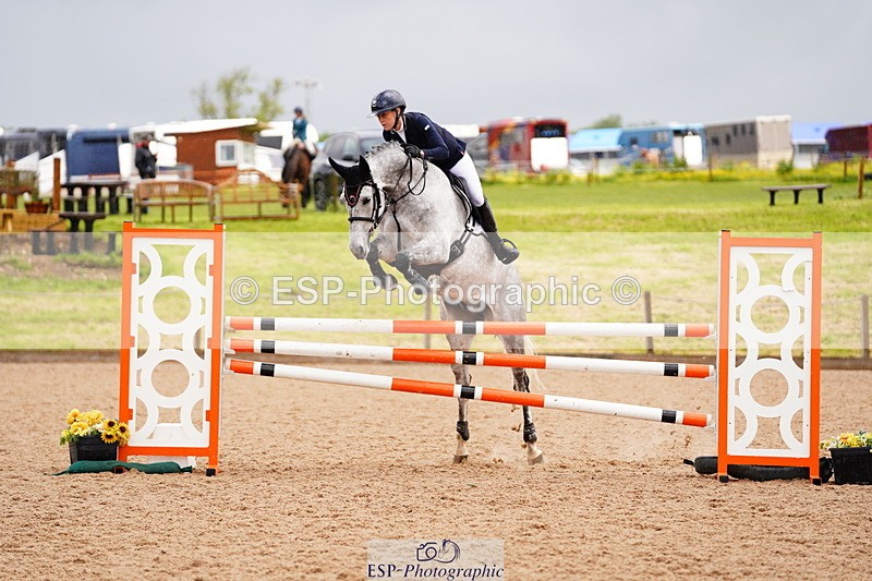 240526A-121244-07986 - Cls 26 Chard Equ 1.05m and 1.10m Grand Prix