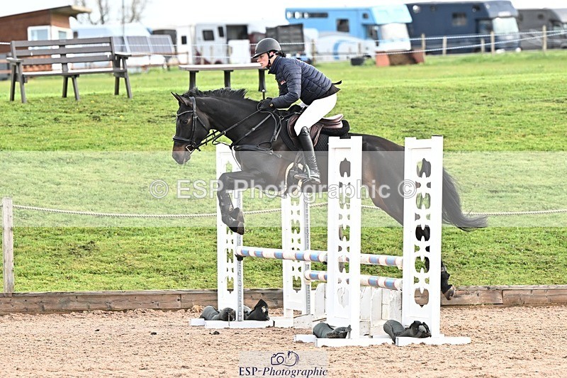 250416-092210-00040 - Cls 1 British Novice and 90cm