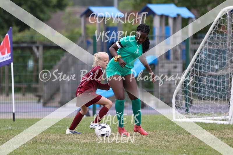 1DX31606 - Covingham Park V Tadpole Farm