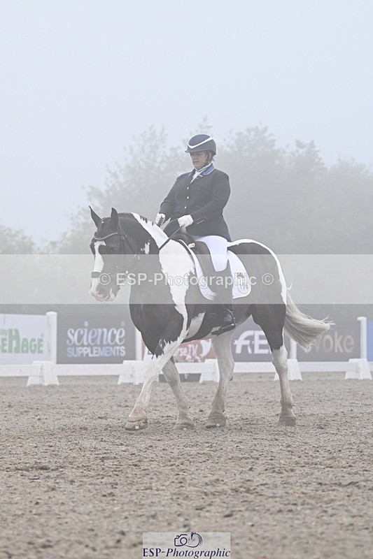 250907-145647-08983 - 106-Lucy.HamblettGalliano.Gold.Dust