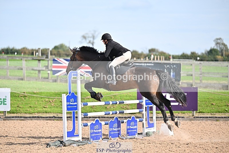 251001-134359-00378 - Cls 4 Newcomers and 1.10m Open