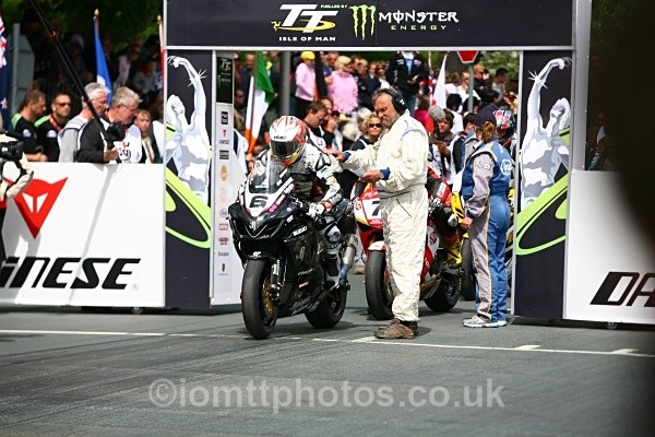  - Senior Race - TT 2010