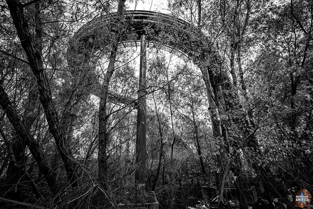 Abandoned Six Flags (New Orleans, LA) | Prehistoric Serpent - Six Flags New Orleans