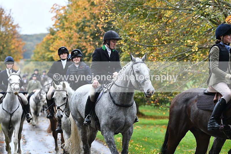 WJ5_6250 - B&B walk back for Hunt Tea !