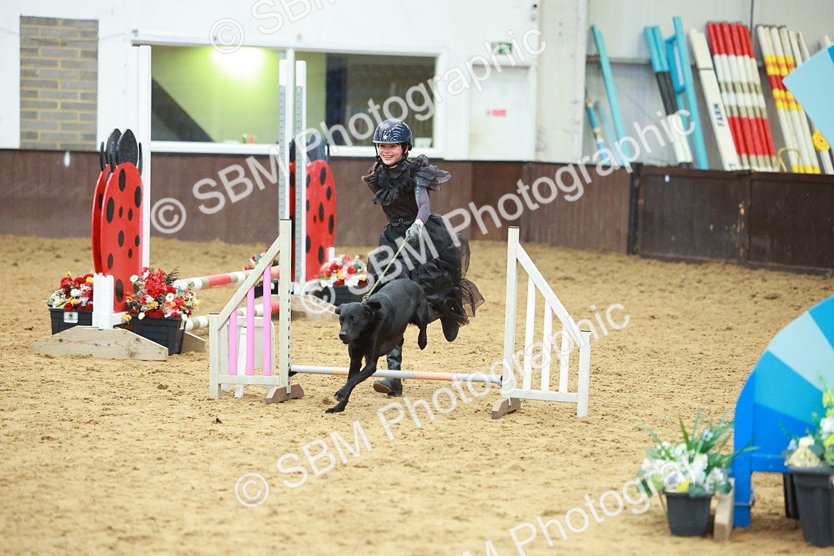 SBM_002559 - Class 3 - Horse & Hound (60cm)