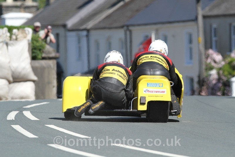 IMG_2596 - Sidecar Race 2 - TT 2013