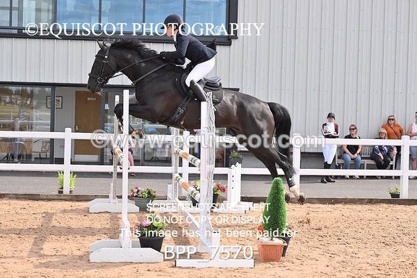 BPP_7570 - CLASS 15 FRI Senior 1.05m Open