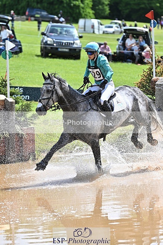 240526-121729-21926 - 529-SBH_BIG_WALL-Izzy_Taylor