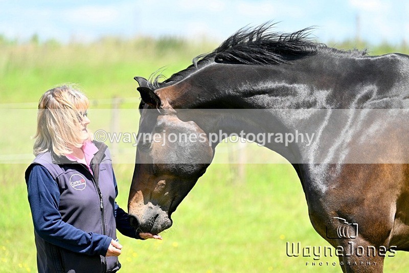 WJ7_7698 - Sarah Hawkins & Kanga