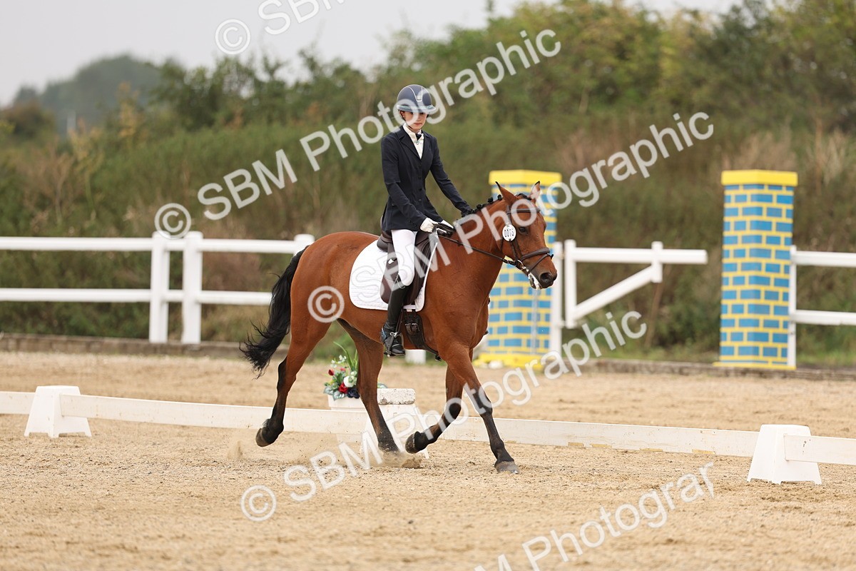 SBM_01525 - Class 9 - Novice 27 Champs