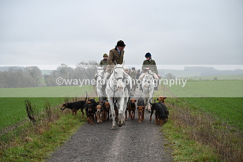 WJ7_9751 - Walk out..