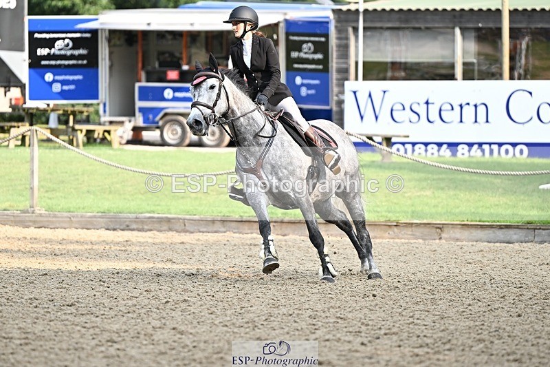 240818-090935-03327 - Cls 8A Snr British Novice