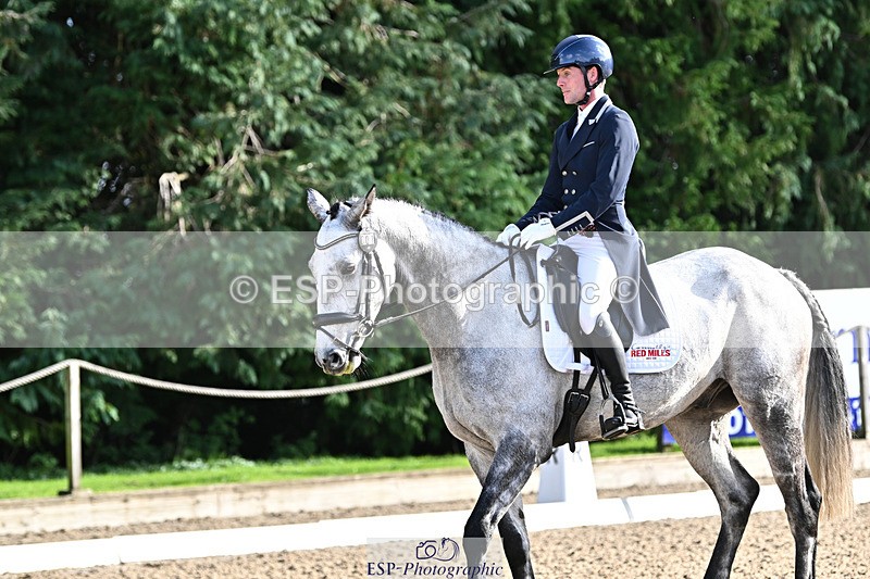 241023-143408-00550 - 001-Cameron.Beer-NEWPORTS.DEFINITELY.UNTOUCHABLE