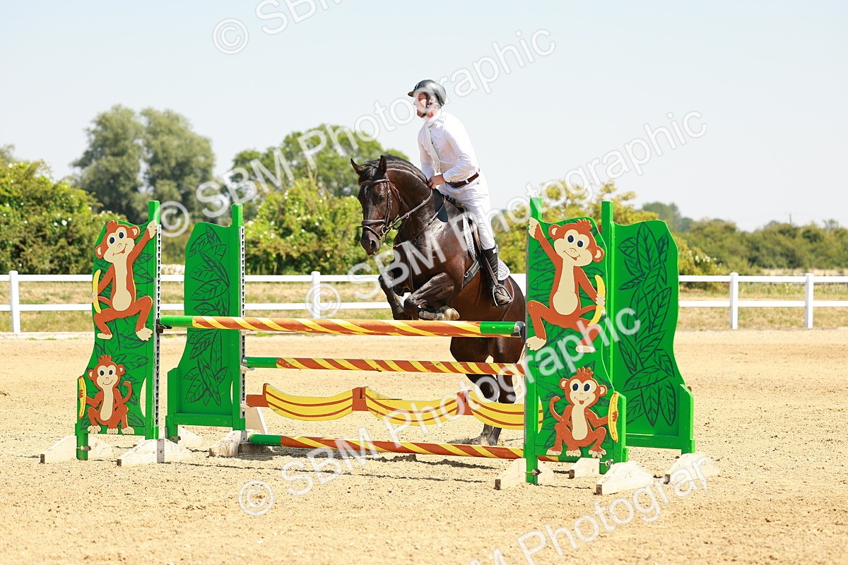 SBM_001474 - Class 4 - Senior Newcomers - 1.10m