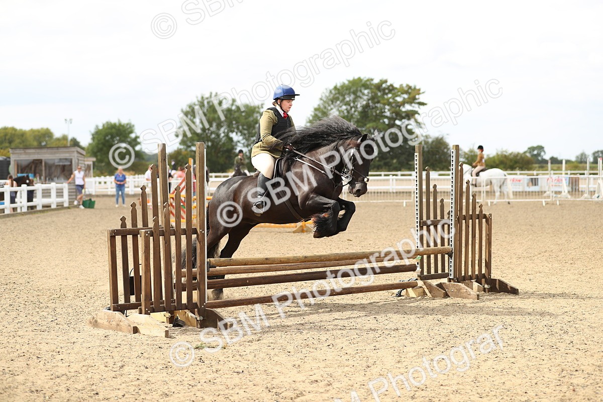 SBM_05599 - Class 48a Style & Performance 70cm (15-19)