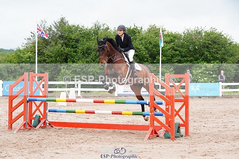 250524-112216-06376 - Cls 21 A&B Snr Disco & 1.00m Open