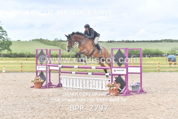 BPP_2797 - SUN CLASS 18 Senior Newcomers/ 1.10m Open