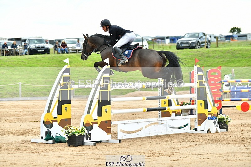 230720A-152149-03827 - Cls 9, 2 Star Big 1.40m Start to break