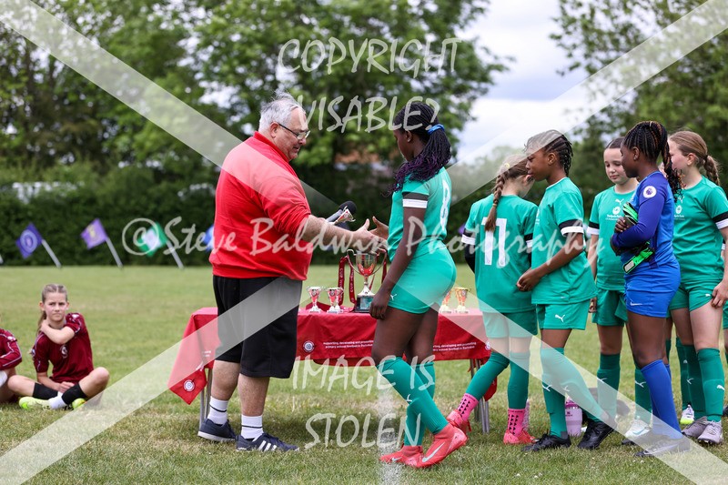 1DX32350 - Covingham Park V Tadpole Farm