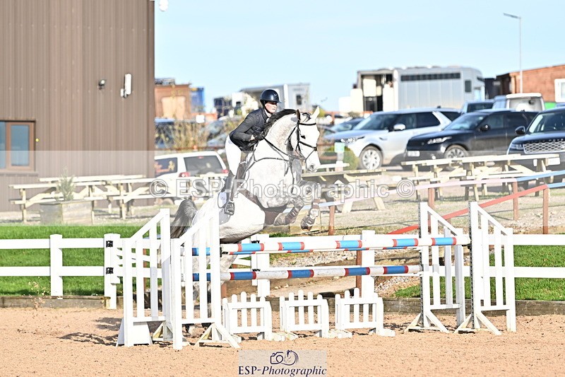 241113A-134928-00725 - Cls 05A&B Snr Fox & 1.20m Open