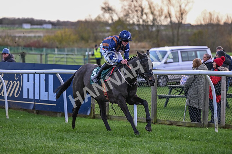 211125-Race 5-Sleeping Satellite-7895 - Race 5