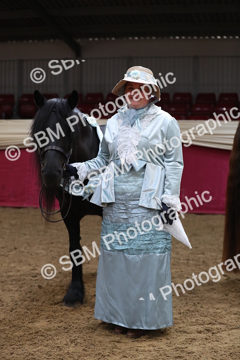 SBM_10810 - Class 103 IH Costume