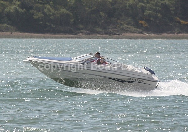 090502 HAKUNA-MATATA IMG_6385 - Motorboats - Open