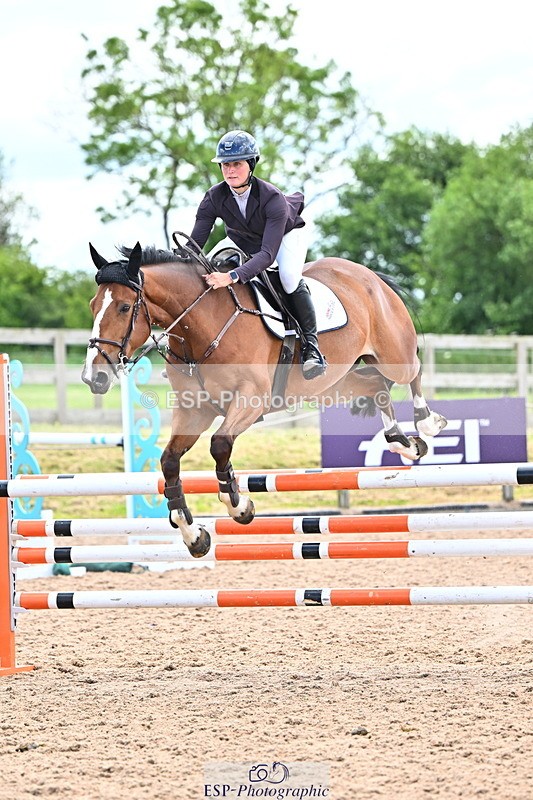 240608A-125736-02442 - Cls 4 Snr Newcomers and 1.10m Open