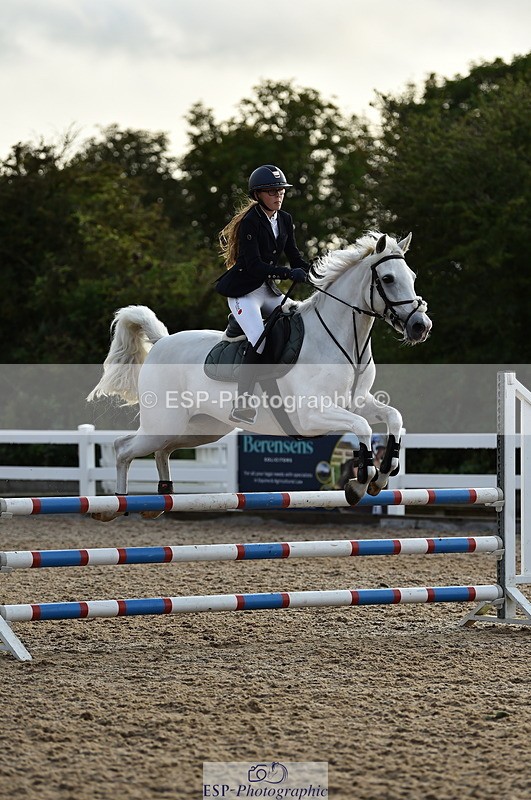 220829A-182750-00566 - 90cm classes