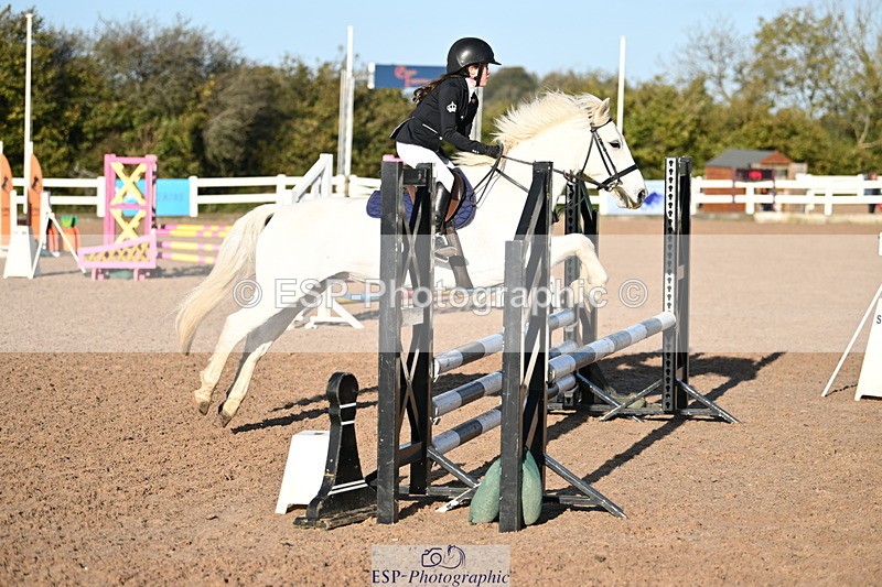 241026A-102254-00137 - SAT Cls 3 Pony Intro 70cm