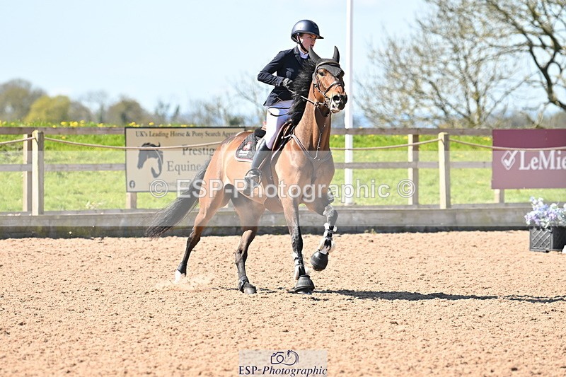 240418A-112831-02575 - Cls 5, 2 Star Medium Tour 1.35m