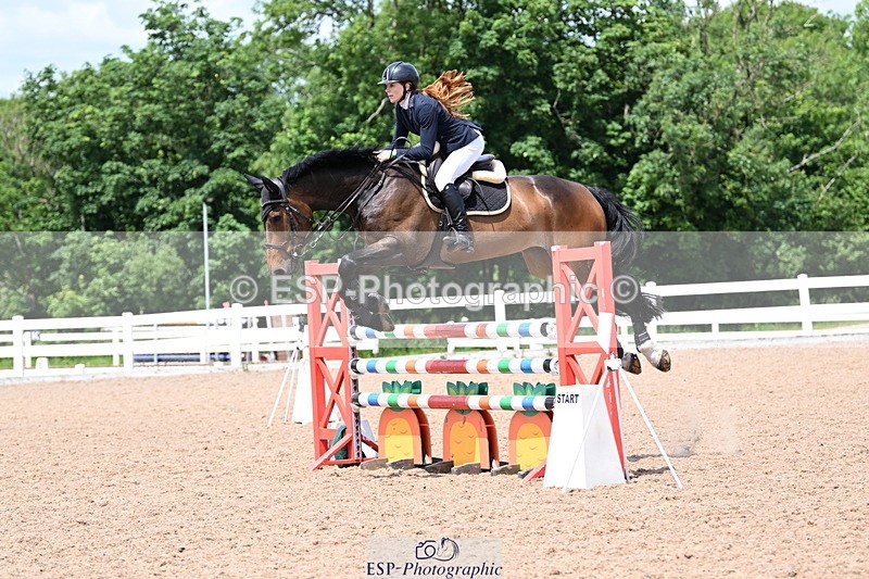 240619A-141113-00454 - Cls 4 Snr Newcomers and 1.10m Open