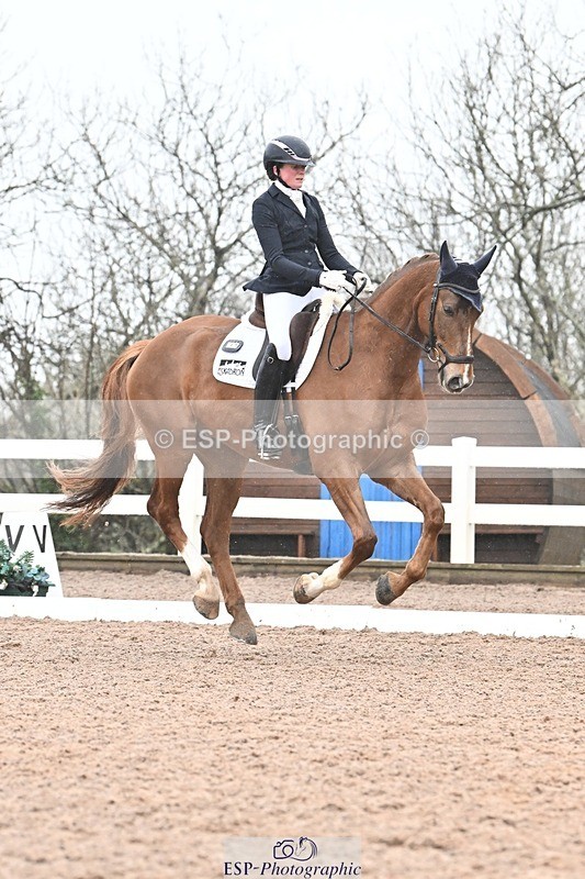 250215-113352-03220 - 257-Beth.Bainbridge-NEWTON.GLOVETROTTER