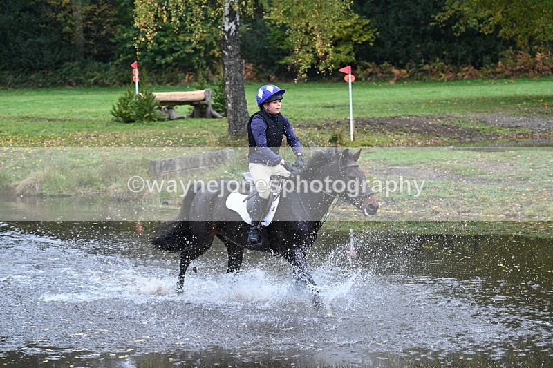 WJ7_3025 - Time 10:47 to 11:11 at the water