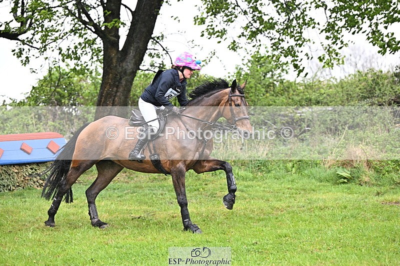 250418-123415-03020 - 080-Tichy.Sanders-SPARHANGER.VELVET