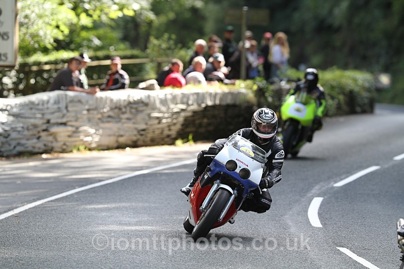 FOM_1030 - Classic TT Lap of honour