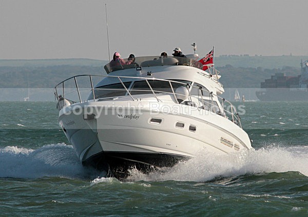111022 SWORDPLAY IMG_0089 - Flybridge Cruisers