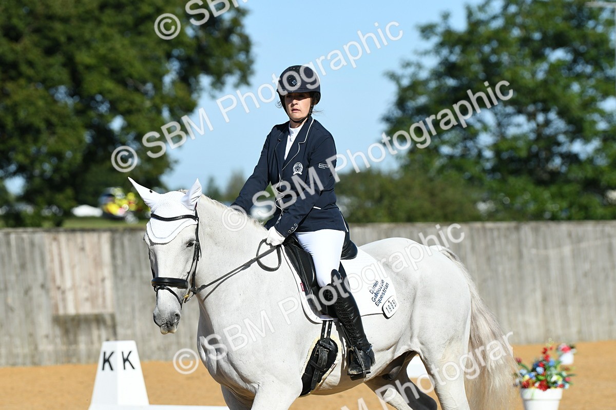 SBM_16243 - D4 - Small Tour Championship - Intro B